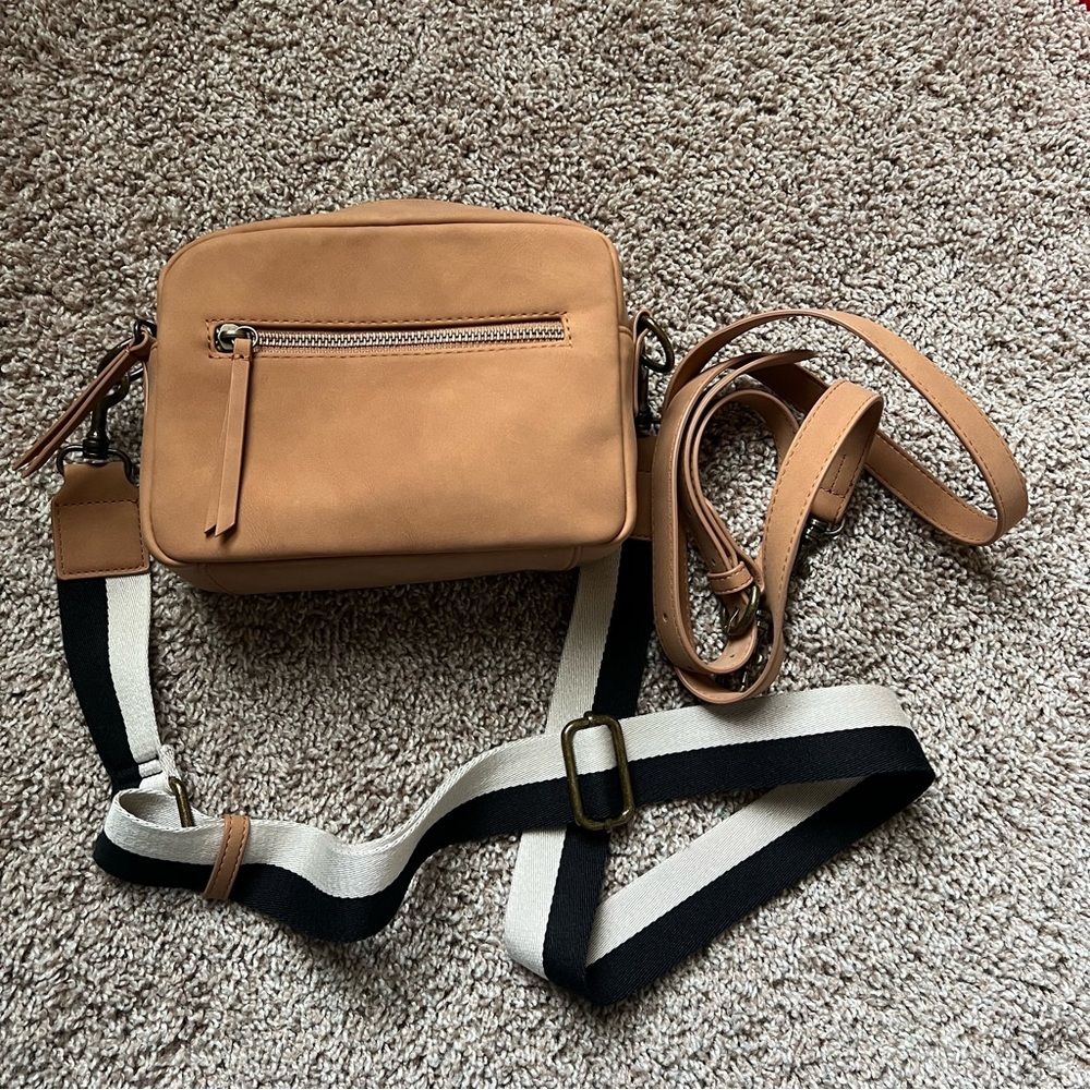 Universal thread camera bag